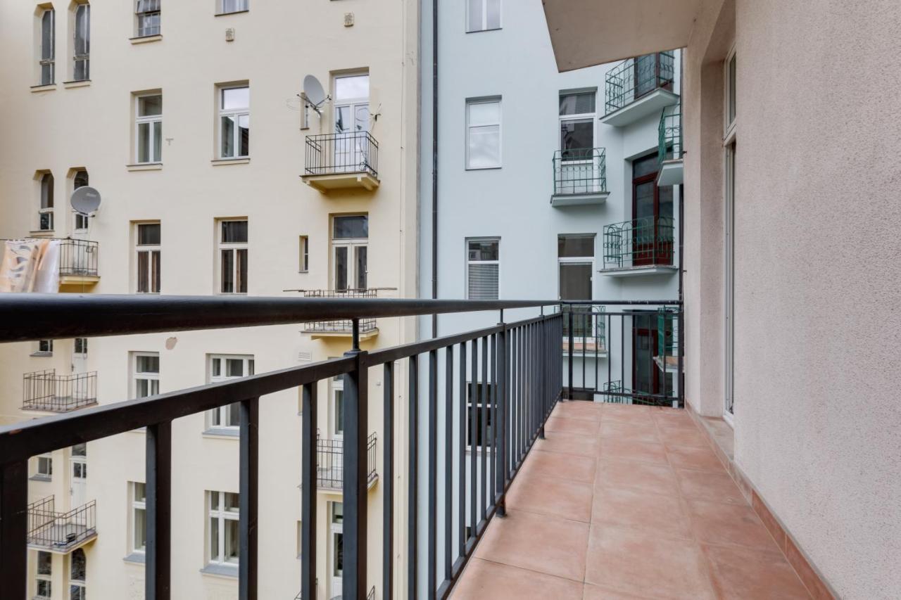 Luxury Riverside Apartments In The Center Of Прага Экстерьер фото