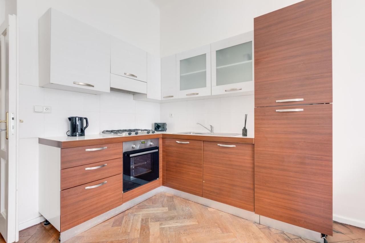 Luxury Riverside Apartments In The Center Of Прага Экстерьер фото