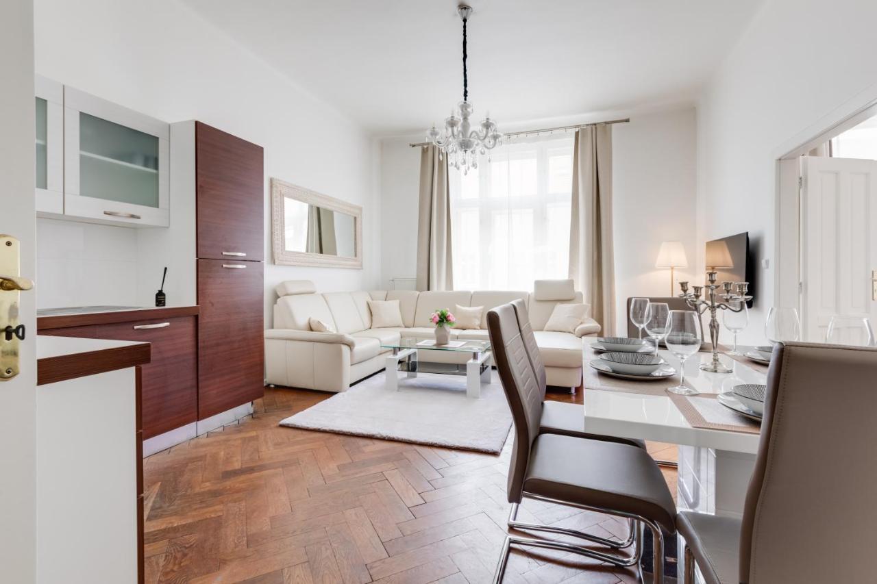 Luxury Riverside Apartments In The Center Of Прага Экстерьер фото