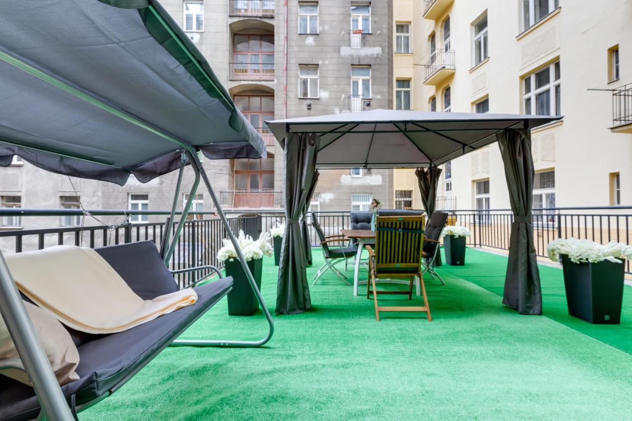 Luxury Riverside Apartments In The Center Of Прага Экстерьер фото