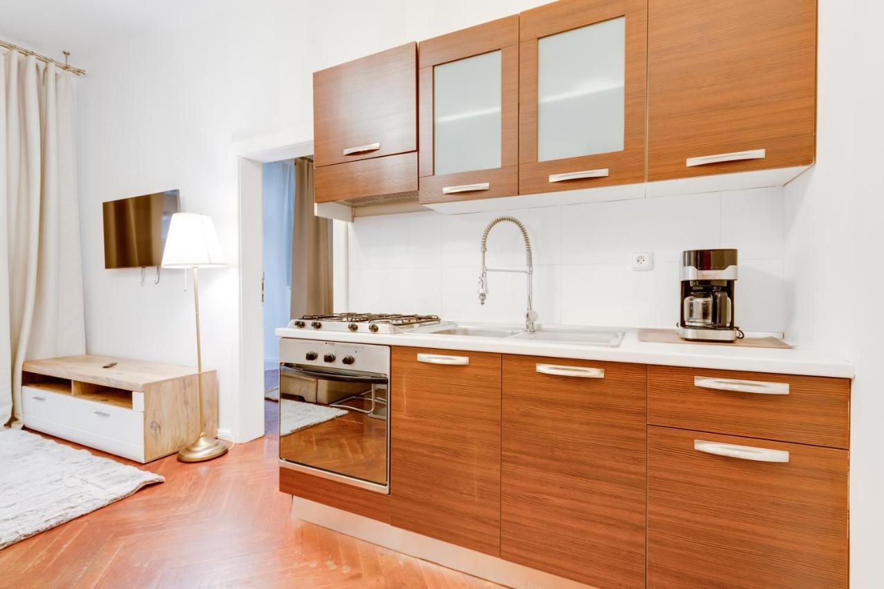 Luxury Riverside Apartments In The Center Of Прага Экстерьер фото