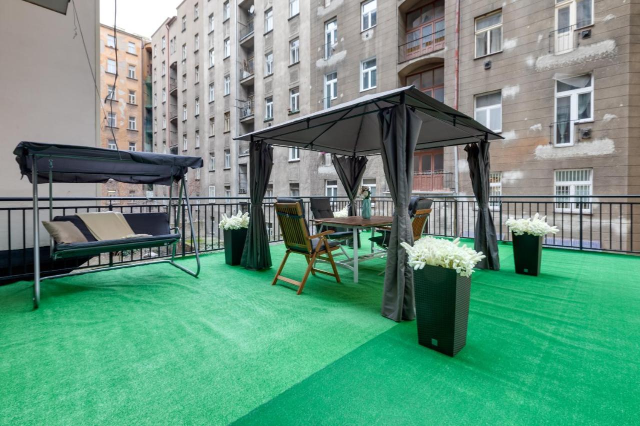 Luxury Riverside Apartments In The Center Of Прага Экстерьер фото