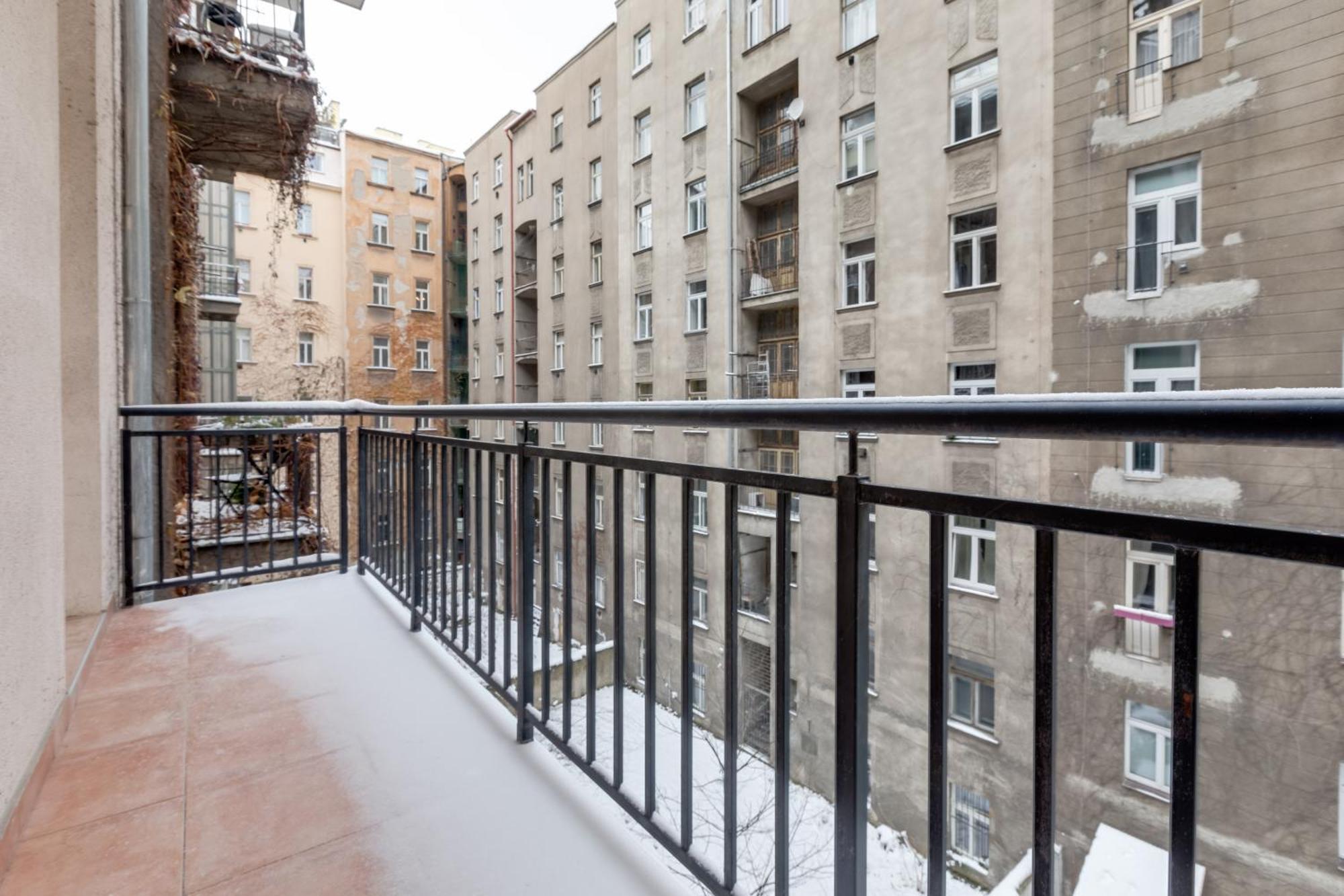 Luxury Riverside Apartments In The Center Of Прага Экстерьер фото